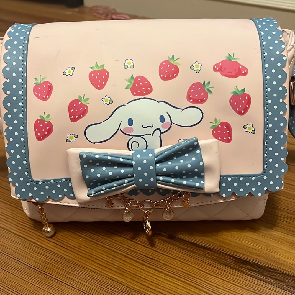 Sanrio cinnamon roll purse
